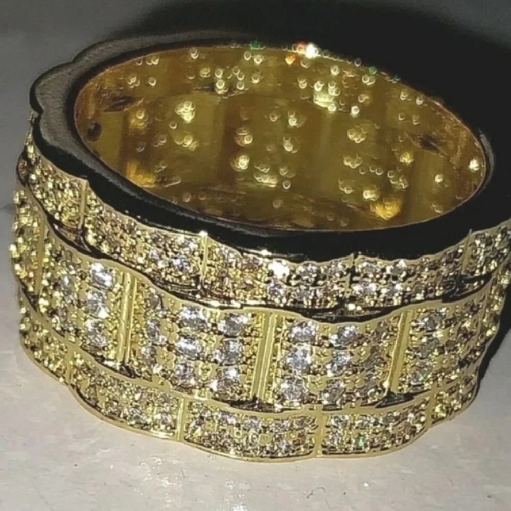 Elegant Mens Gold  Ring Sz 9
